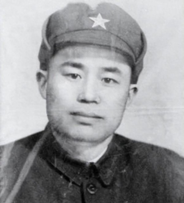建国后王近山每年都去拜访一元帅，却遭人阻止，王：他可是我恩师